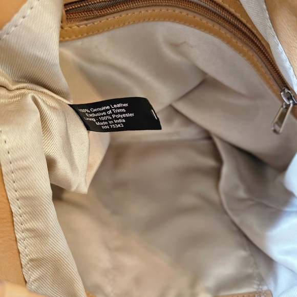 GUC~”Uniquely Crafted” by Artisans in India Leather Shoulder Bag, Quiet Luxury - Picture 12 of 13